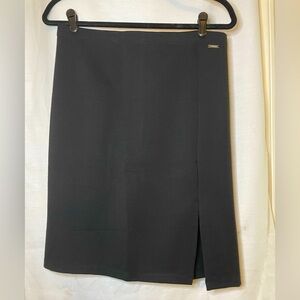 NWT Tahari Black Pencil Skirt with Sleek Design Front Side Slit w Stretch Size L